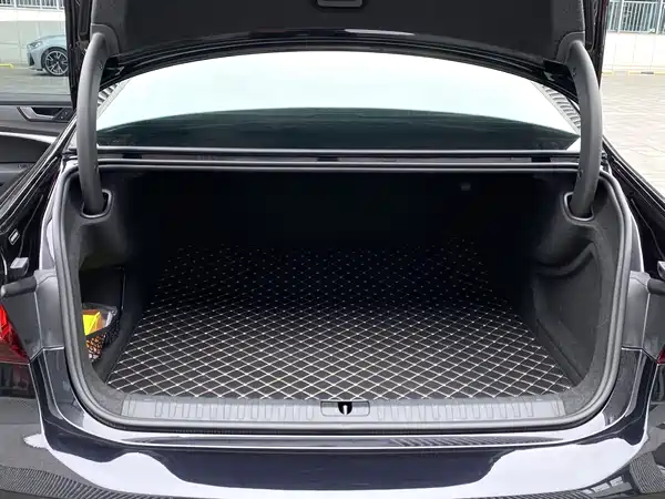 Audi A7L 2024