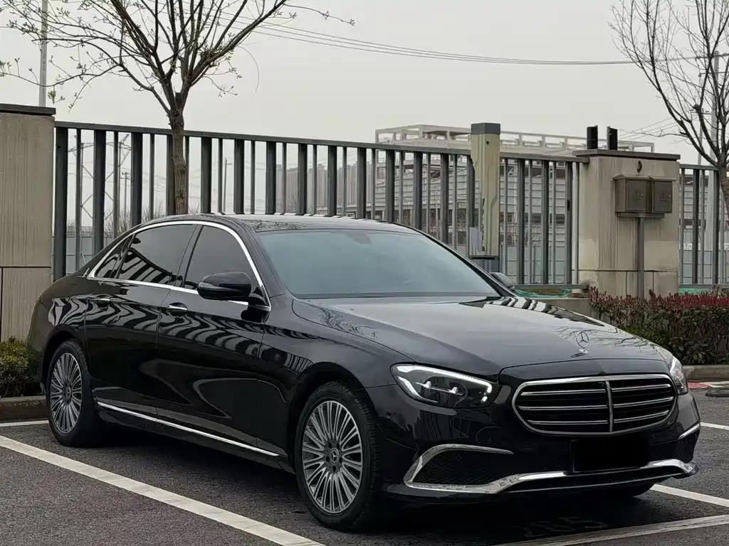 Mercedes-Benz E-Class 2023 — фото 3