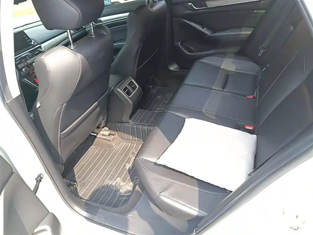 Honda Accord 2021 — фото 15