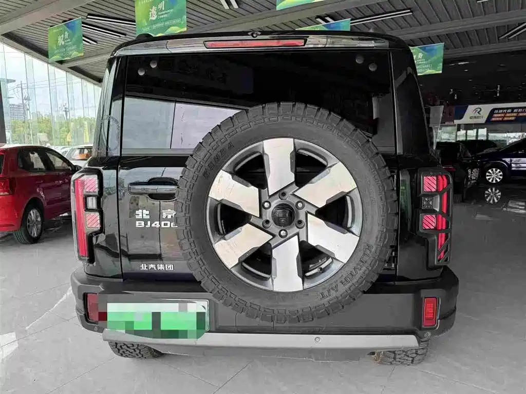 BAIC BJ40 Extended Range 2025 — фото 17