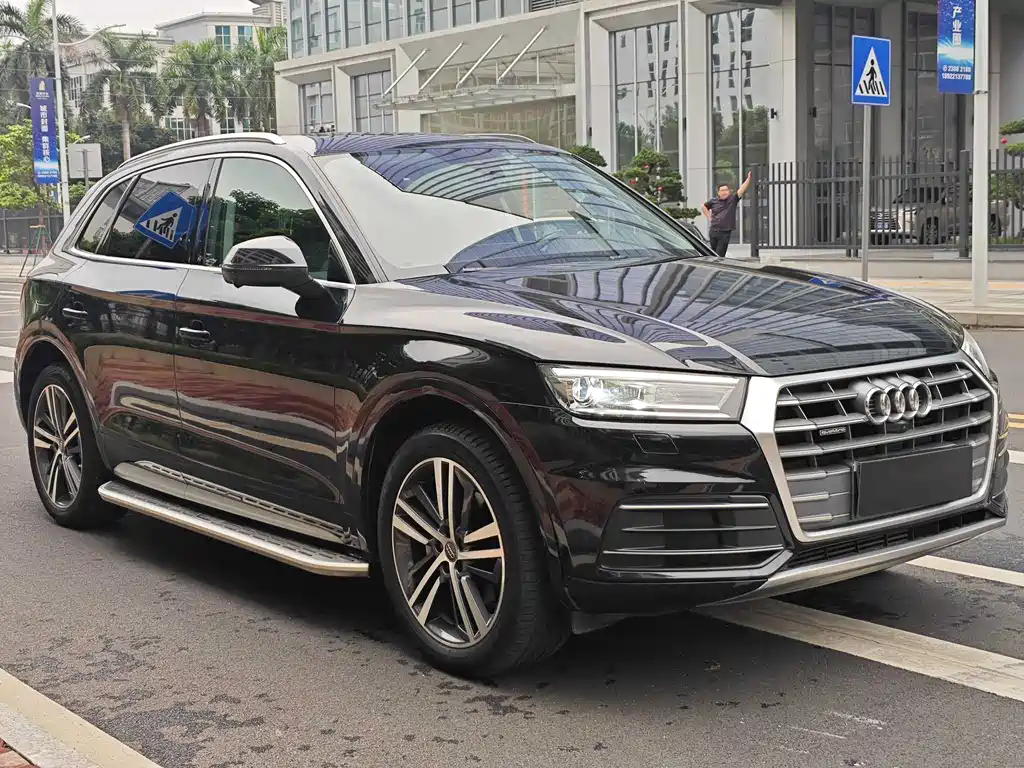 Audi Q5L 2021 — фото 2