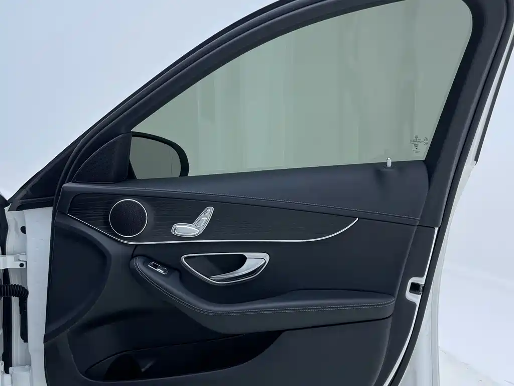 Mercedes-Benz C-Class 2021 — фото 30