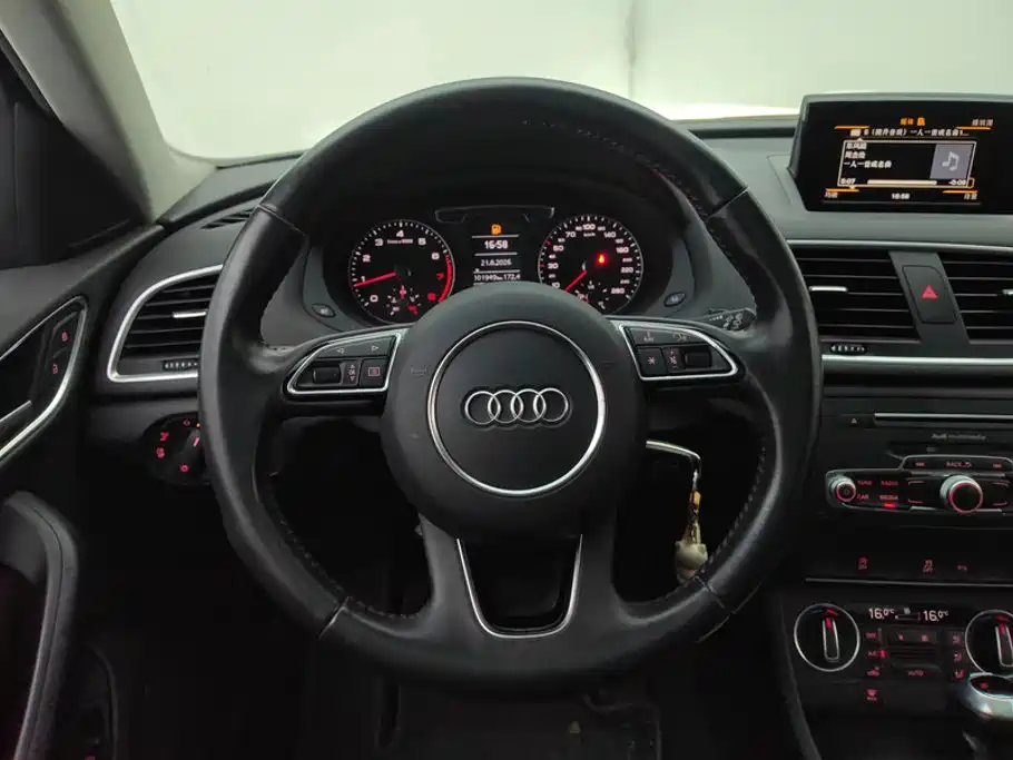 Audi Q3 2018 — фото 15