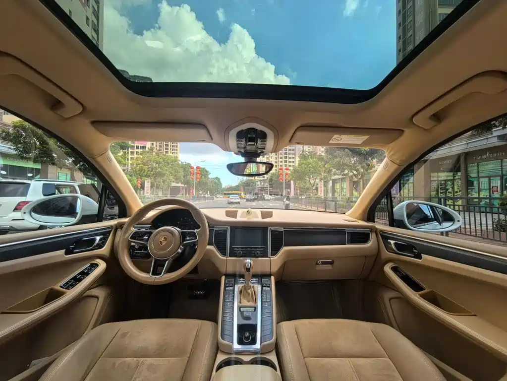 Porsche Macan 2015 — фото 12