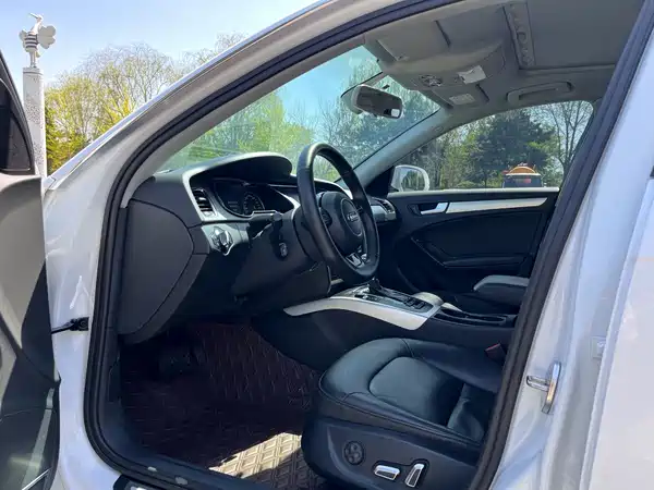 Audi A4L 2015