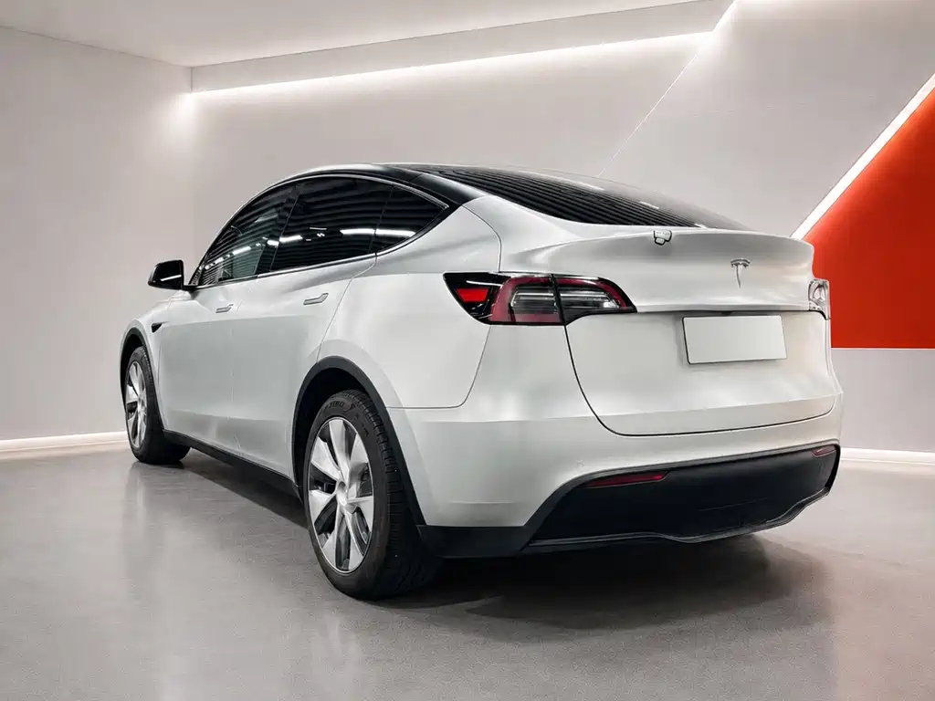 Tesla Model Y 2022 — фото 9