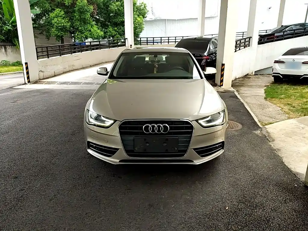 Audi A4L 2016