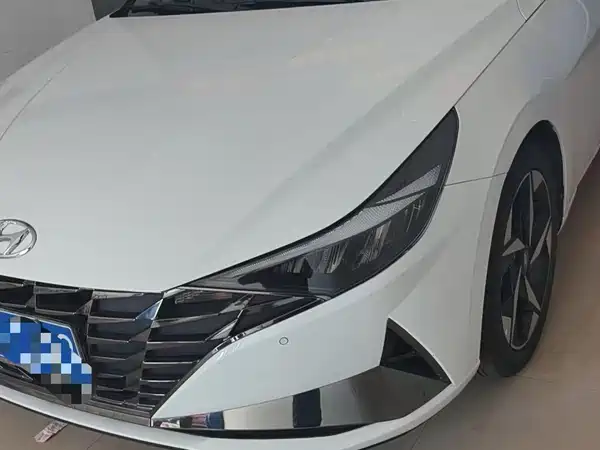 Hyundai Elantra 2023