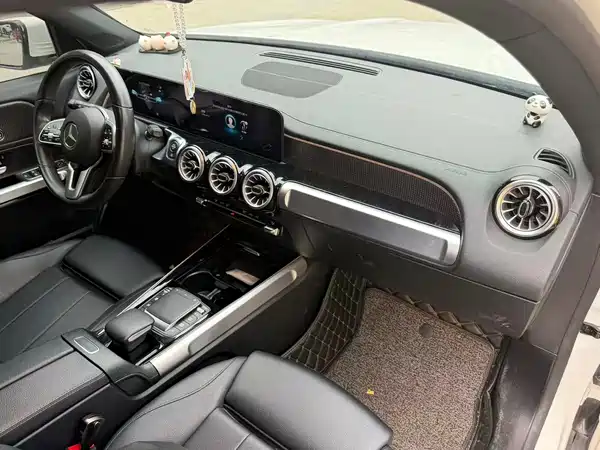 Mercedes-Benz GLB 2021