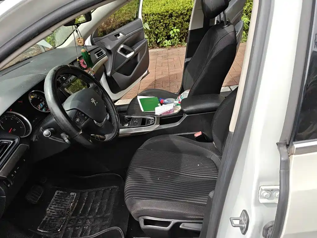 Peugeot 408 2015 — фото 16