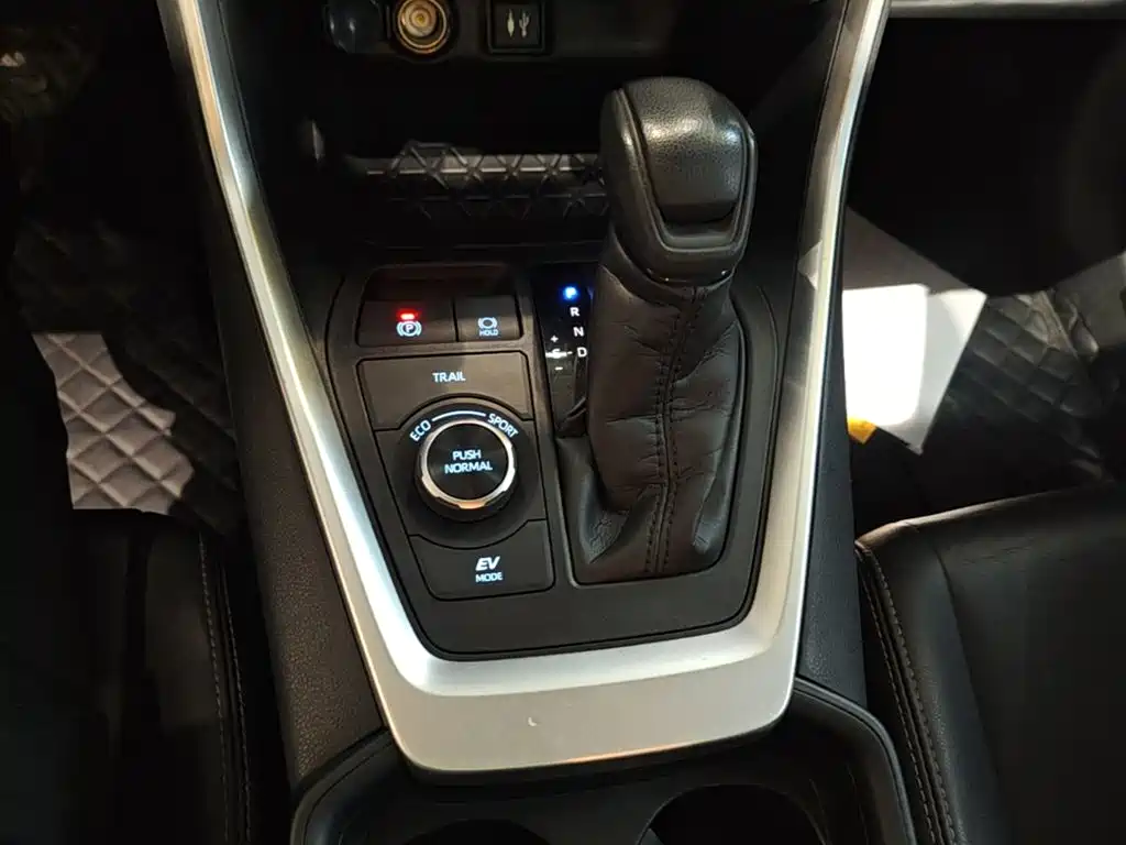 Toyota Wildlander 2021 — фото 14
