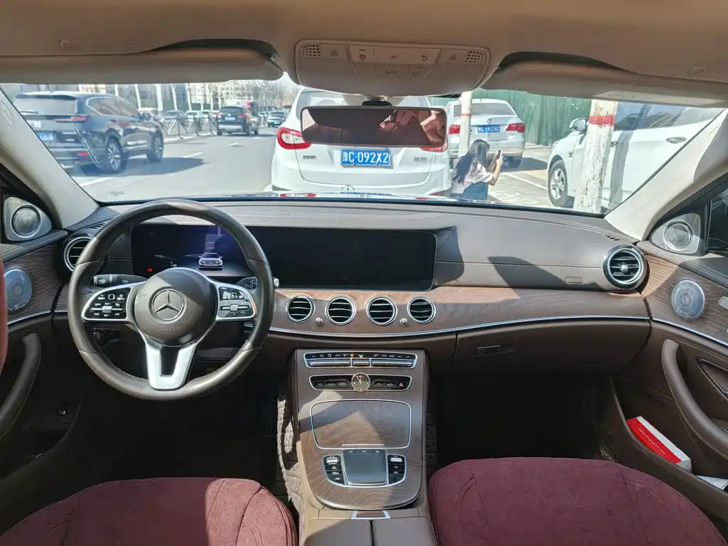 Mercedes-Benz E-Class 2020 — фото 10