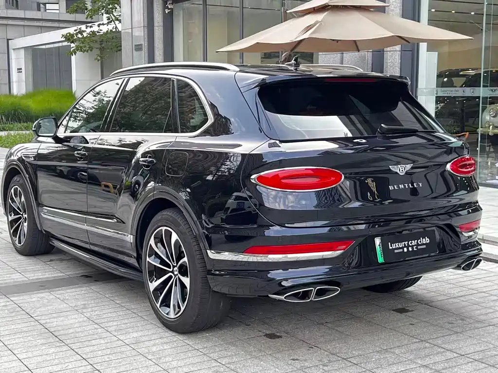 Bentley Bentayga PHEV 2021 — фото 3