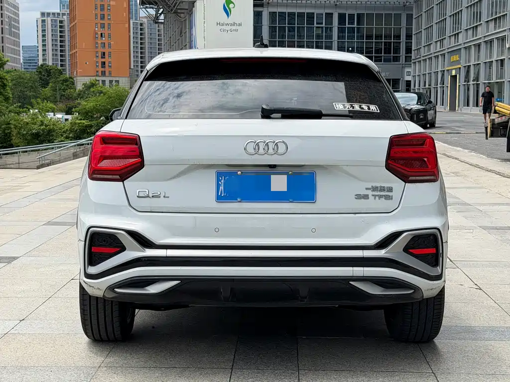 Audi Q2L 2022 — фото 5