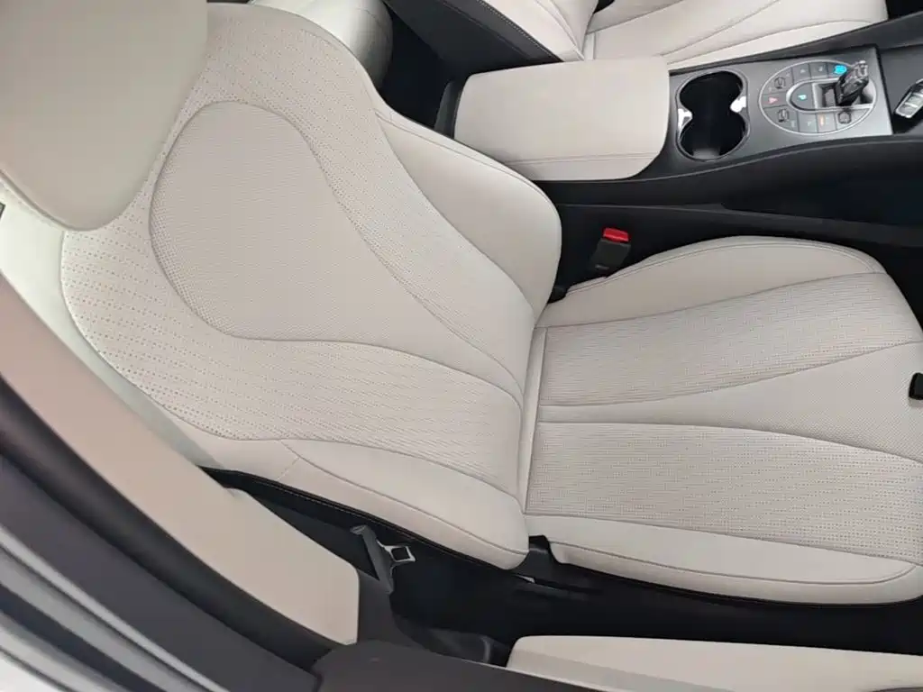 BYD Seal 05 DM-i 2025 — фото 25