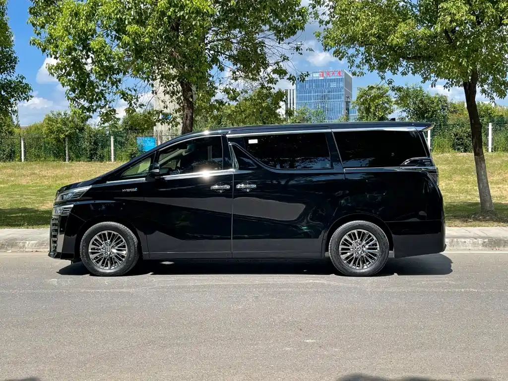 Toyota Vellfire 2021 — фото 9