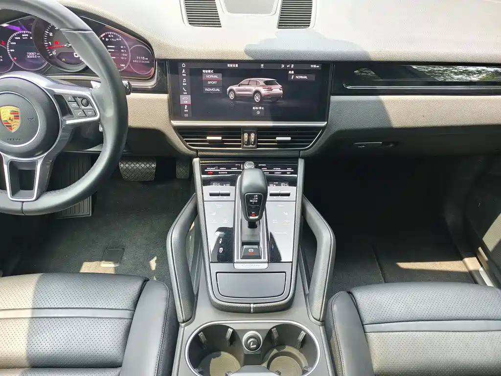 Porsche Cayenne 2019 — фото 14