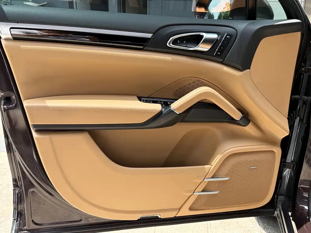 Porsche Cayenne 2015 — фото 12