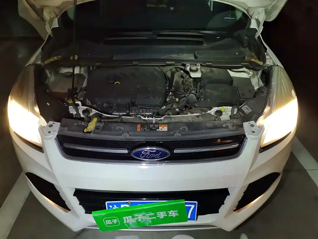 Ford Kuga 2015 — фото 16