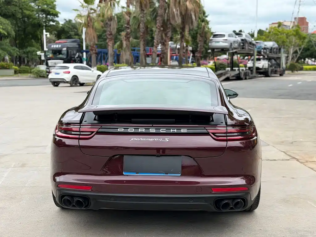 Porsche Panamera 2018 — фото 10