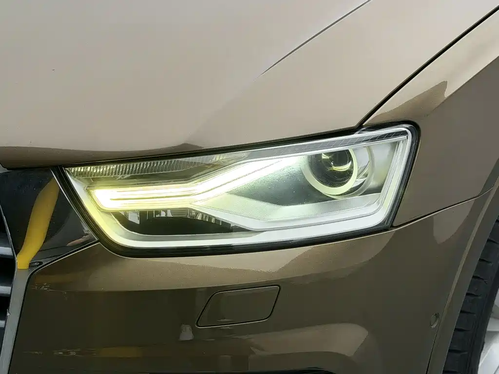 Audi Q3 2016 — фото 10