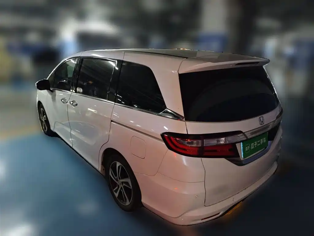 Honda Odyssey 2016 — фото 27