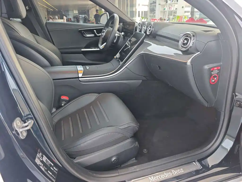 Mercedes-Benz C-Class 2024 — фото 18