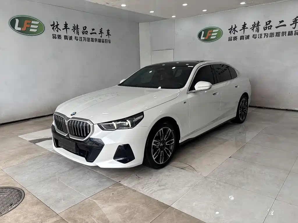 BMW 5 Series 2024