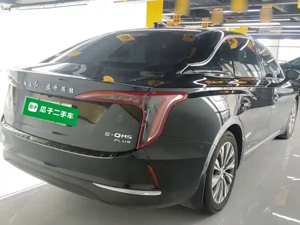 Hongqi E-QM5 2025