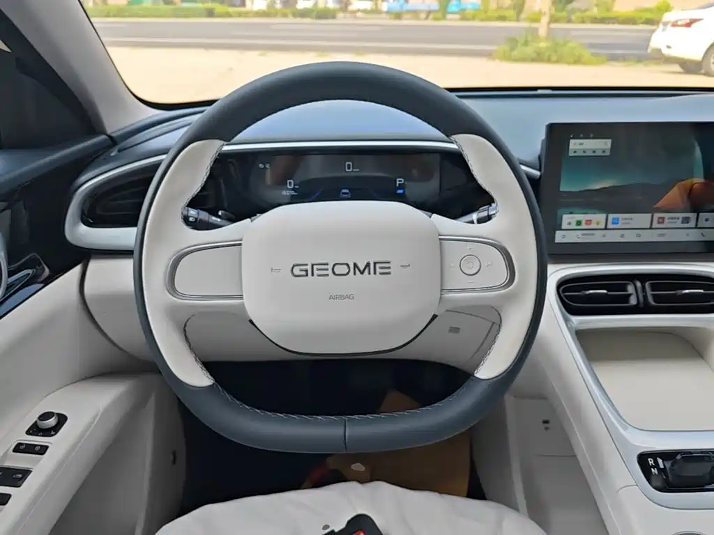 Geely Galaxy Starwish 2026 — фото 11