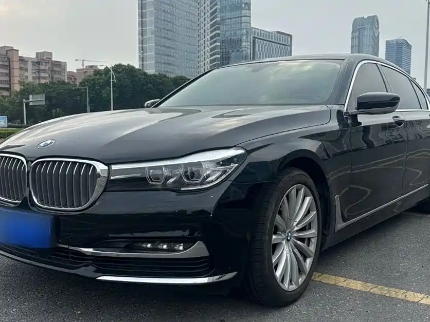 BMW 7 Series 2018 — фото 2