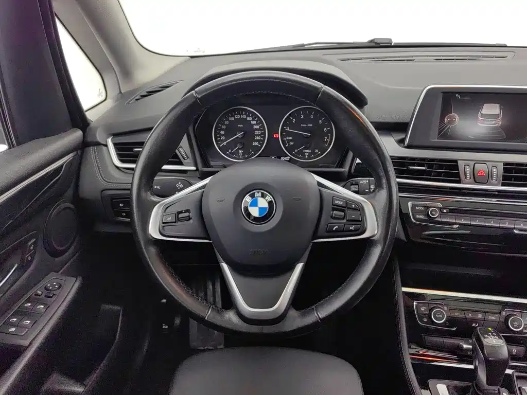 BMW 2 Series Station Wagon 2016 — фото 11
