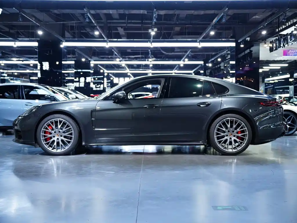 Porsche Panamera 2017 — фото 11