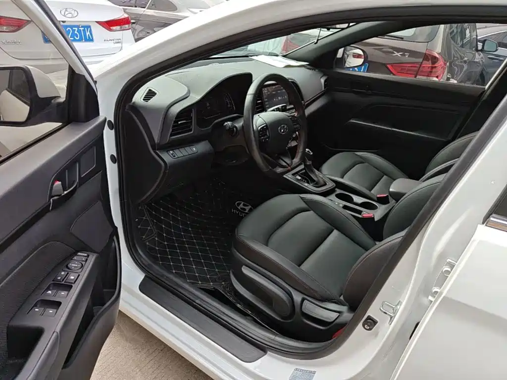 Hyundai Elantra 2020 — фото 16