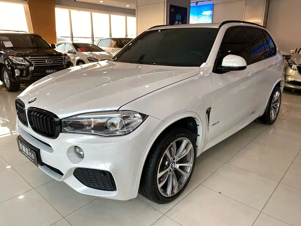 BMW X5 2018 — фото 1