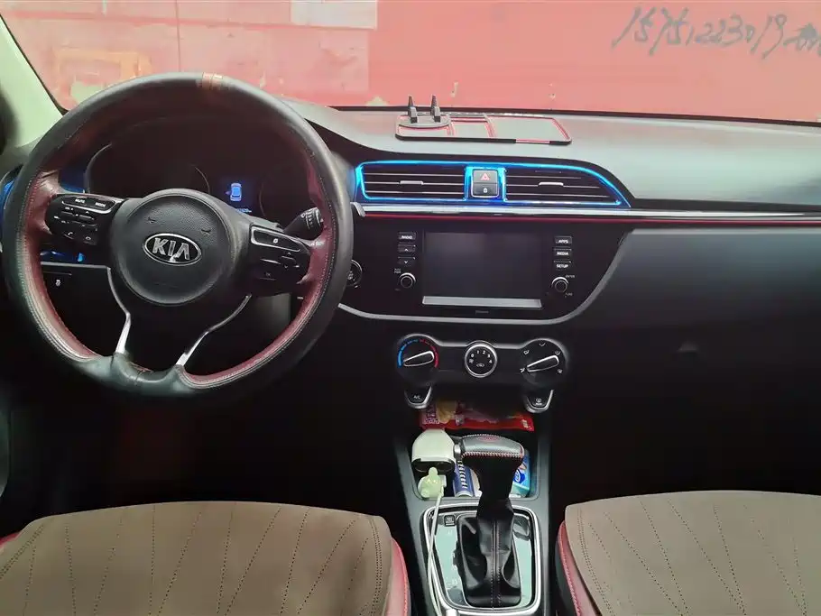 Kia KX Cross 2018 — фото 12