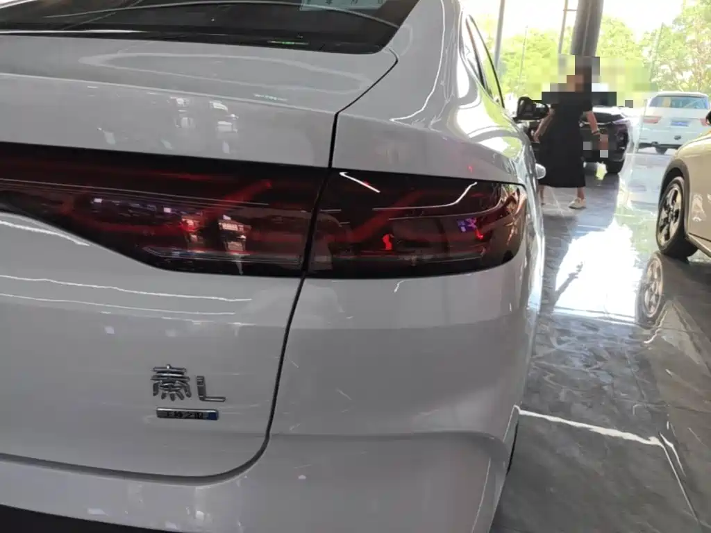 BYD Qin L 2025 — фото 8