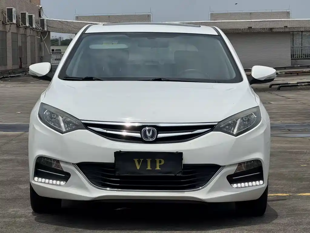 Changan Eado XT 2018 — фото 2