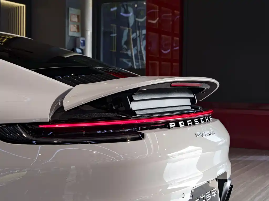 Porsche 911 2023 — фото 11