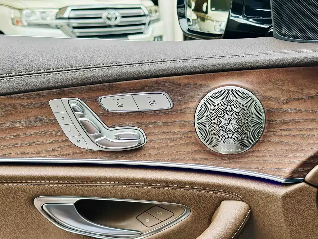 Mercedes-Benz E-Class 2021 — фото 13