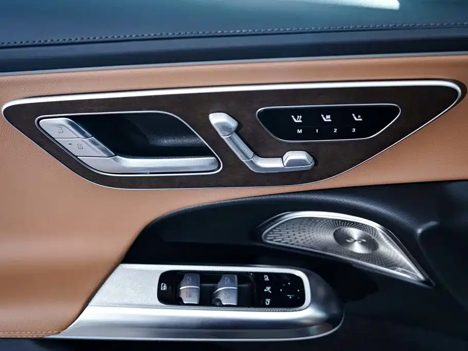 Mercedes-Benz E-Class 2025 — фото 25
