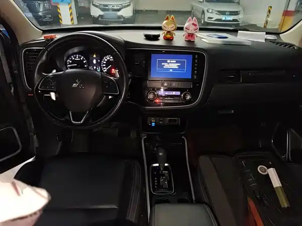 Mitsubishi Outlander 2020
