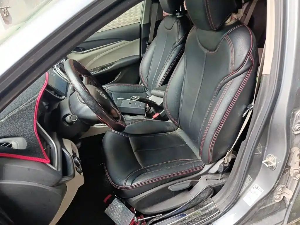 Buick Excelle 2018 — фото 12
