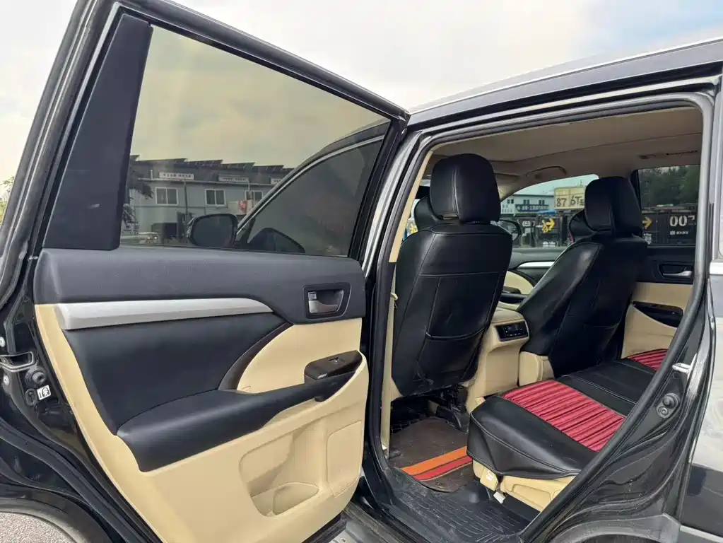 Toyota Highlander 2018 — фото 11
