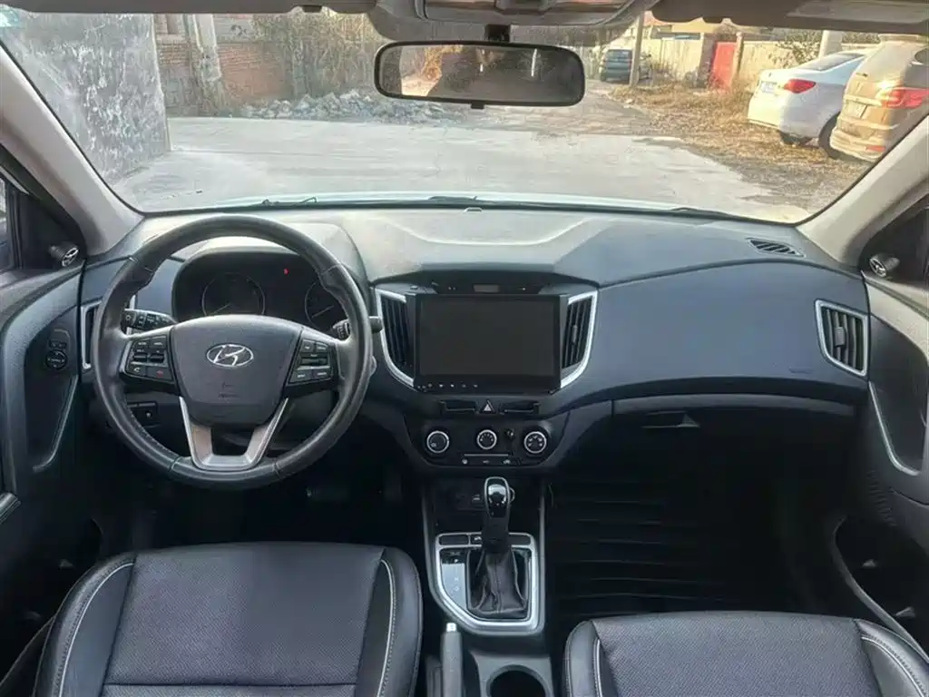 Hyundai ix25 2015 — фото 15