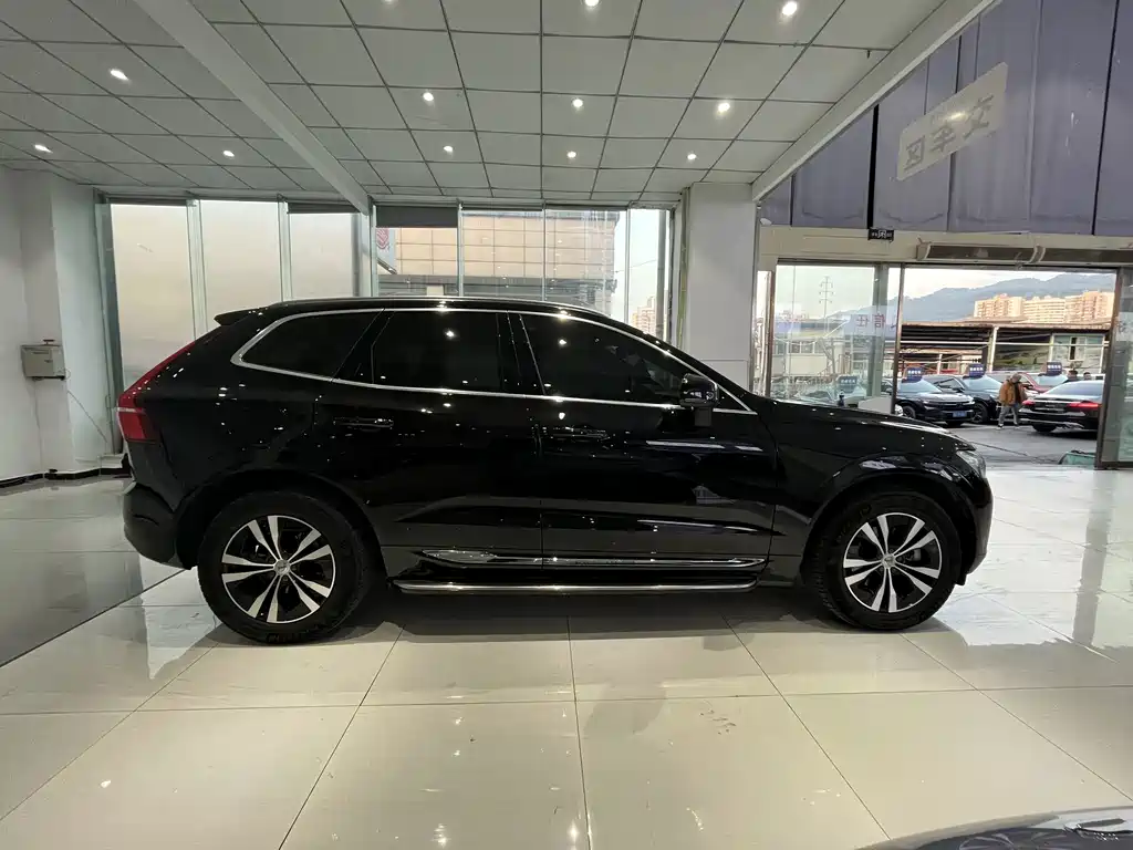 Volvo XC60 2025 — фото 10