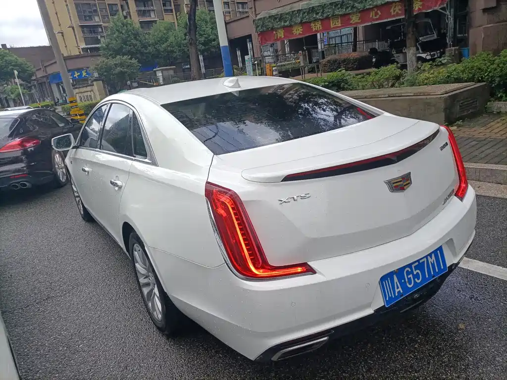 Cadillac XTS 2018 — фото 24