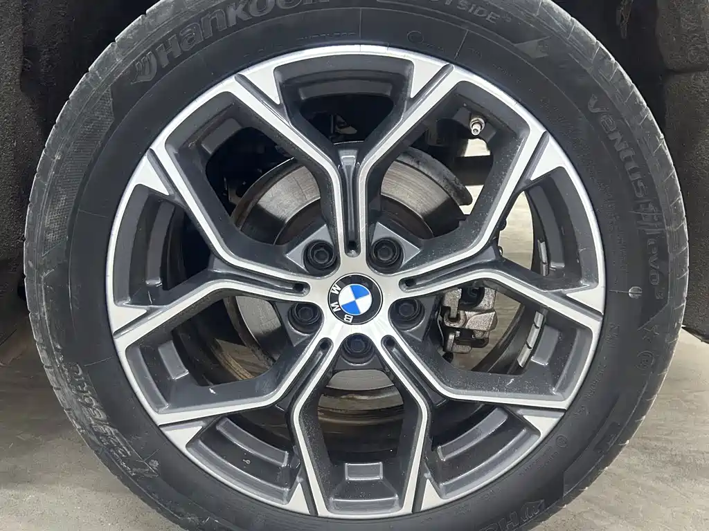 BMW X1 2022 — фото 8