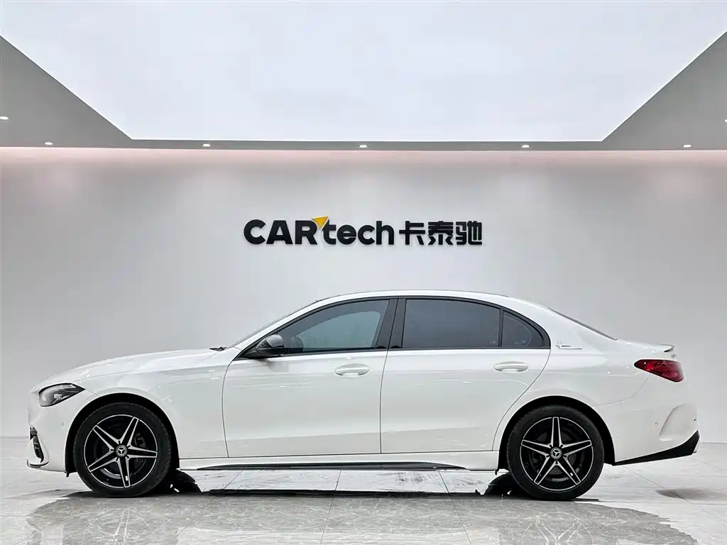 Mercedes-Benz C-Class 2025 — фото 2