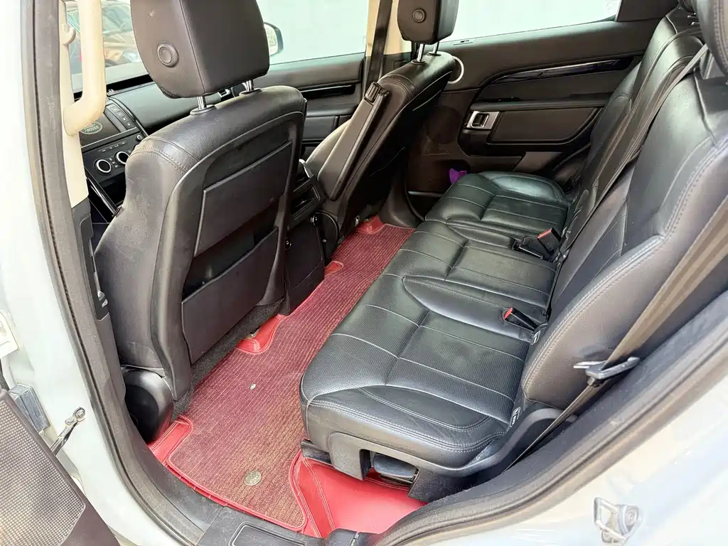 Land Rover Discovery 2018 — фото 12